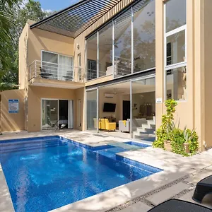 Private Modern Villa-pool Beds-ac-internet-parking-grill Holiday home Tulum